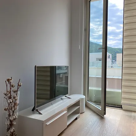 Apartment Aledora *